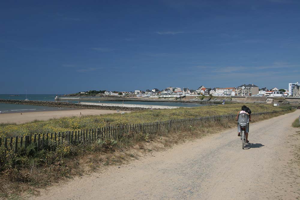 A famille ou entre amis profitez des pistes cyclables pour découvrir Saint Gilles Croix de Vie et ces environs, c'est que du bonheur !